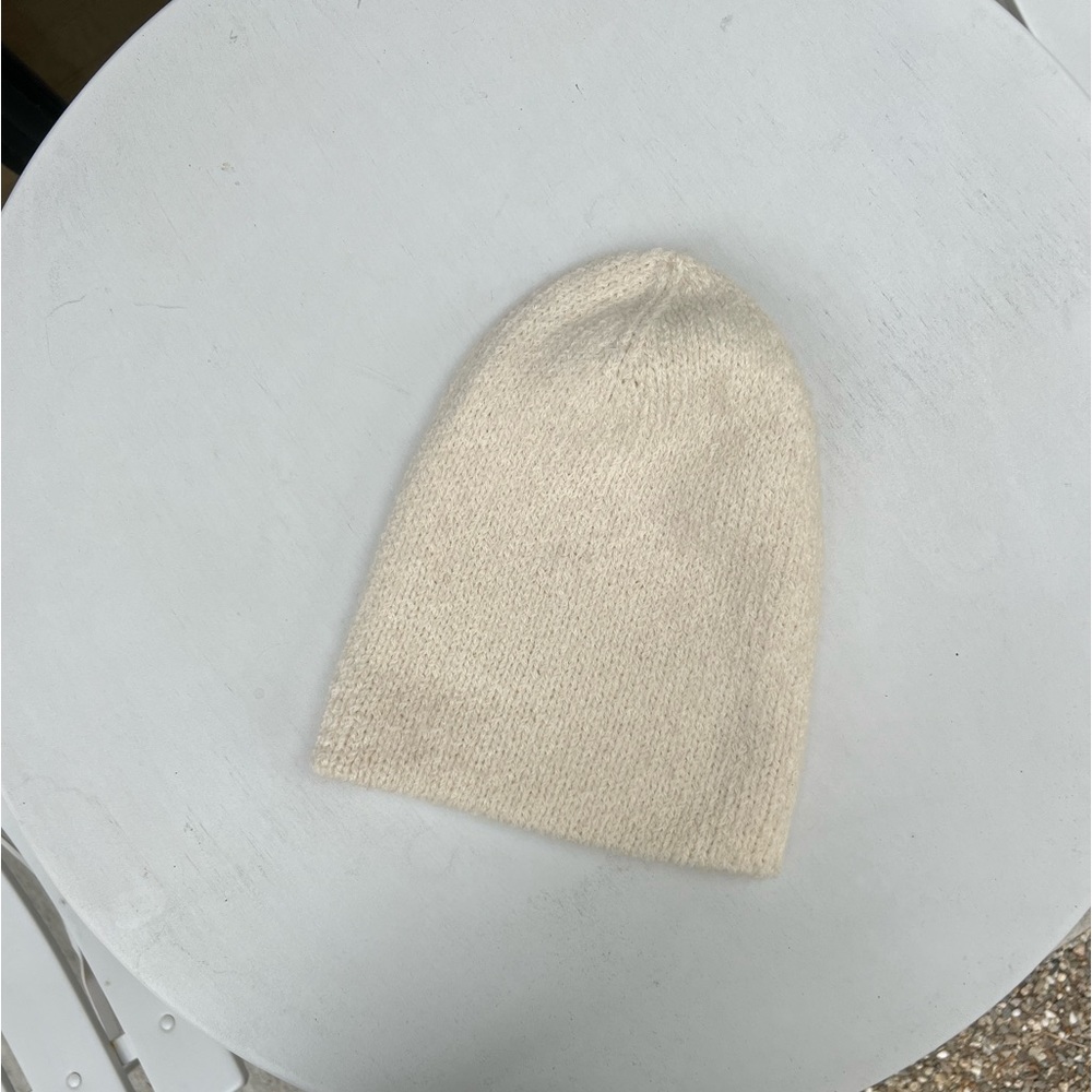NWOT Lauren Manoogian cream beanie